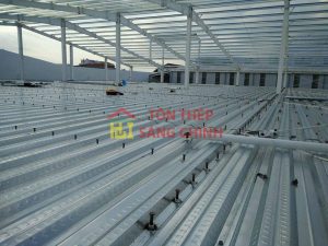 tôn đổ sàn deck